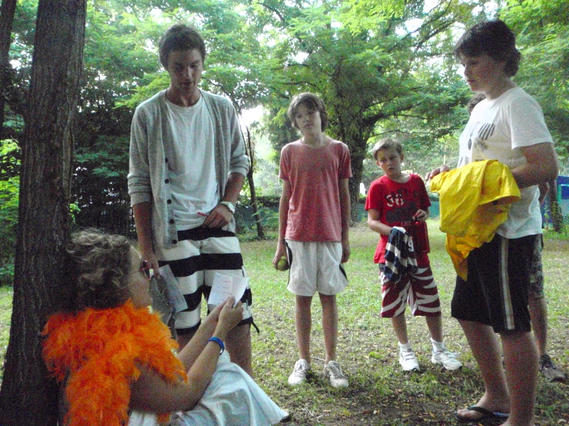 Village Camps International Summer Camp Ard&egrave;che, France 2019-07-26 https://www.villagecamps.com/journals_admin/images/67-11-Collecting items for a clue.jpg